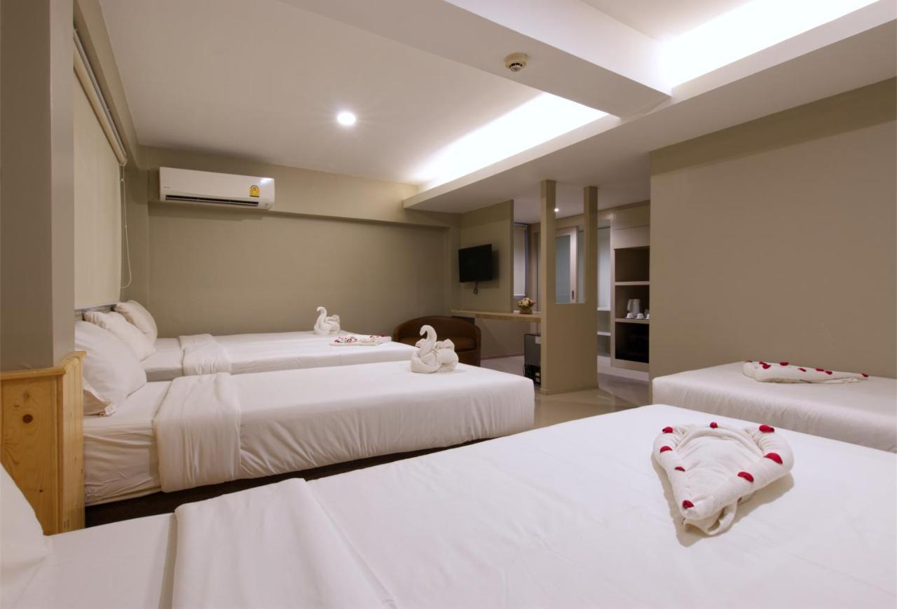 Grand Alpine Hotel Бангкок Экстерьер фото